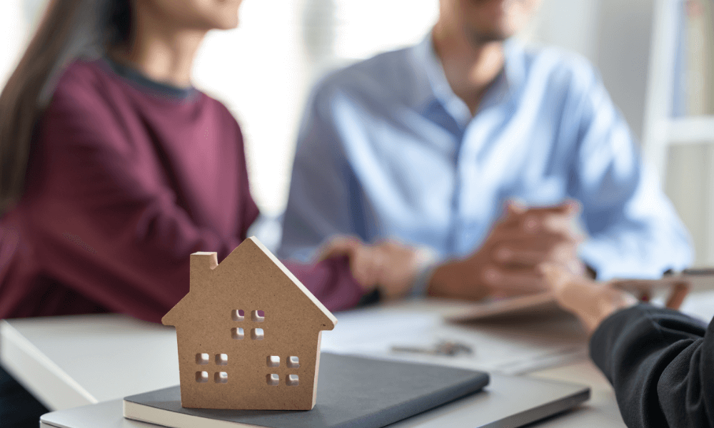 Real Estate Social Media Strategy: A Comprehensive Guide & Template